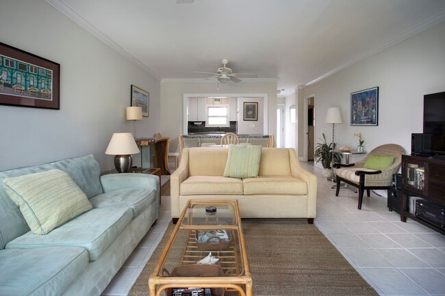 Building Photo - 1 Bedroom 1 Bathroom Furnished Condo pool view- 6 month Lease