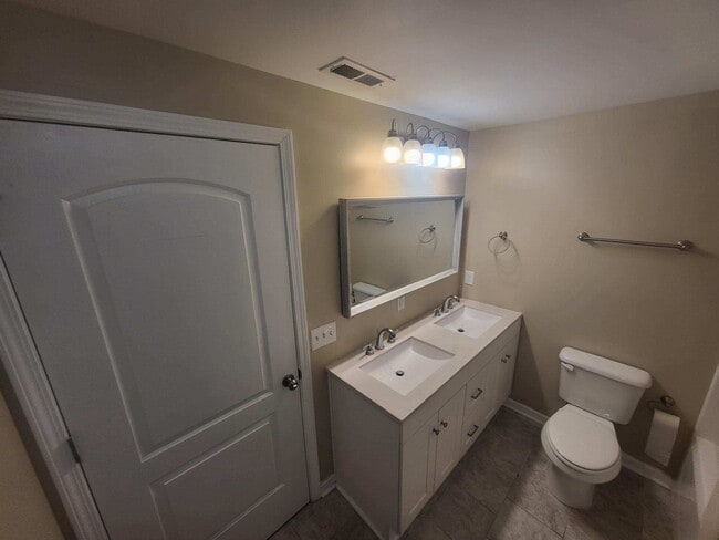 Building Photo - 309 W Martin St