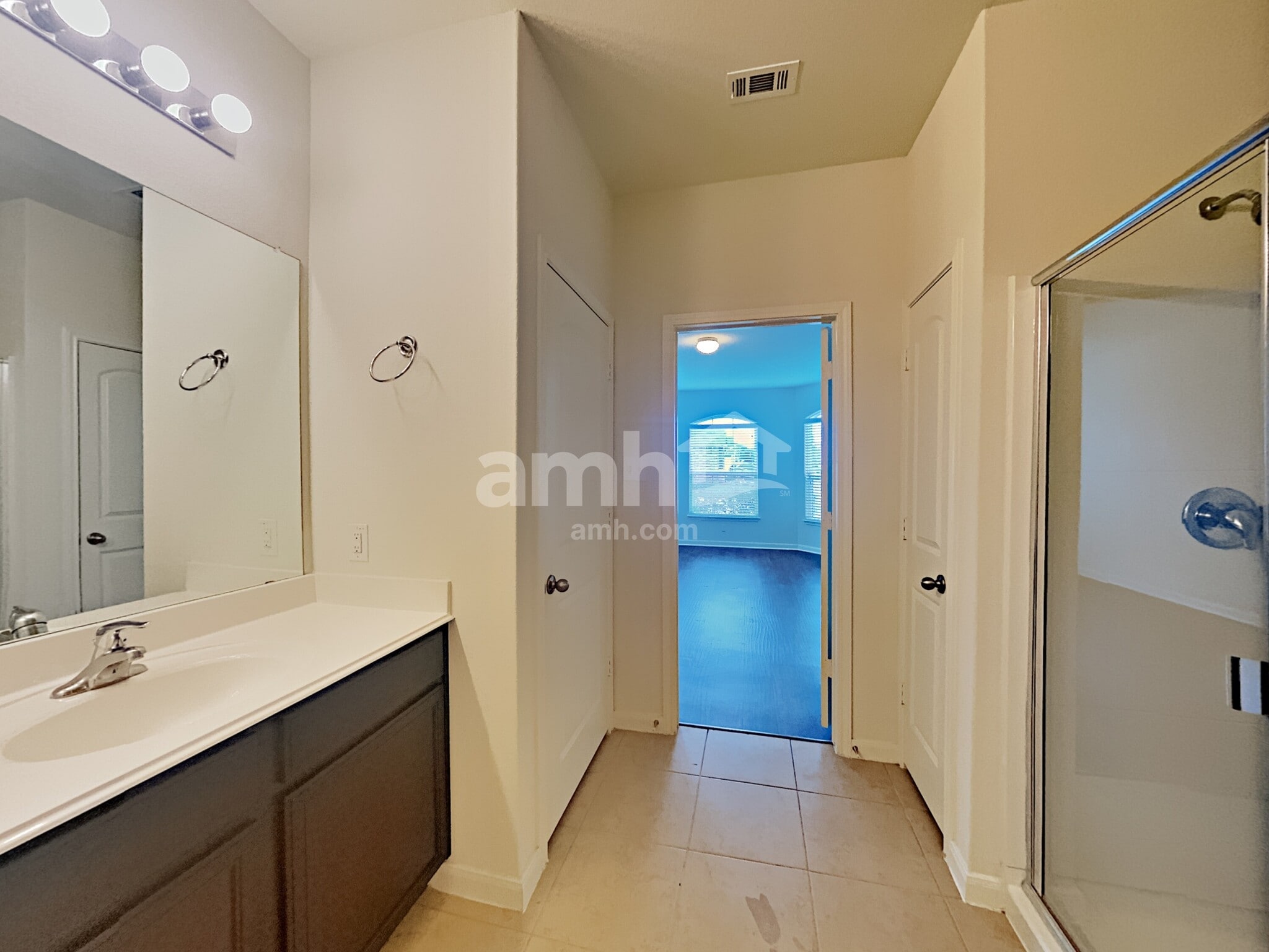 Building Photo - 12882 Cedarcreek Trail