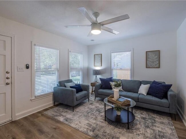 Building Photo - 906 Capitol Ct