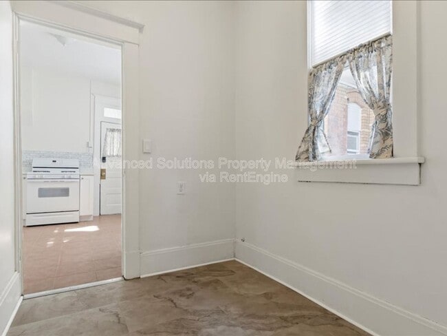 Building Photo - 821 S 700 E