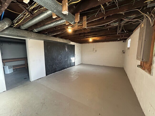 Building Photo - Stunning, Fully Updated 4 Bedroom, 2 Bath Home with Classic Charm!