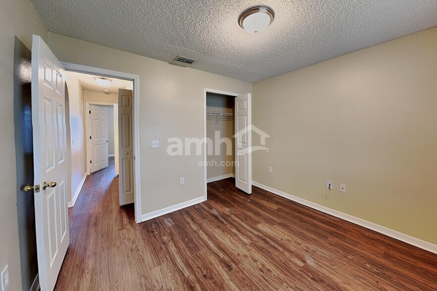Building Photo - 7358 Grey Fox Ln