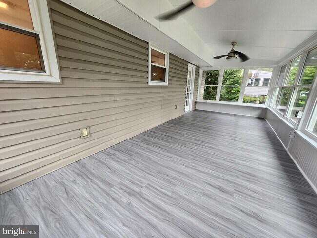 Building Photo - 2622 Boxwood Dr