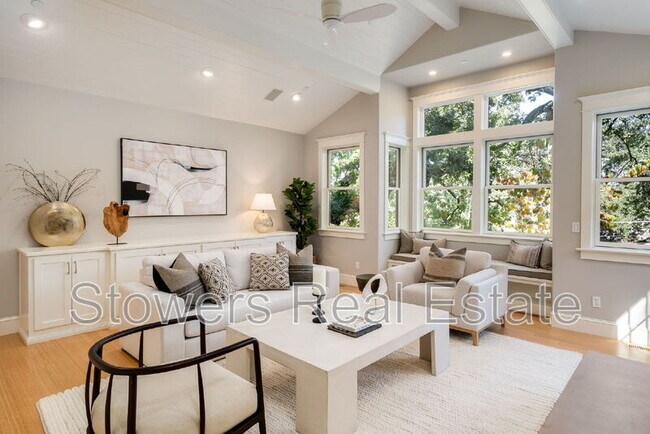 Building Photo - 775 Kirkcrest Rd