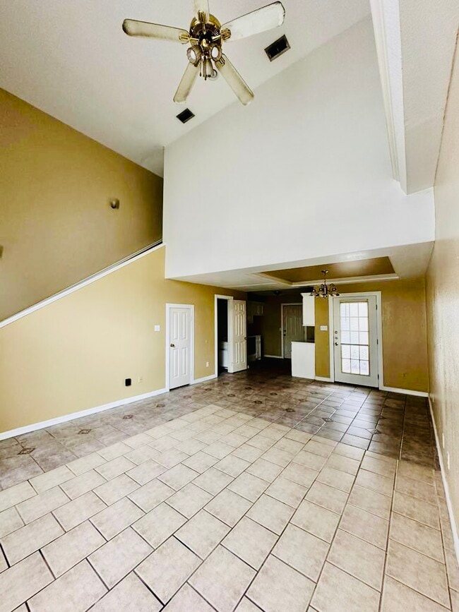 Building Photo - 2501 N I St