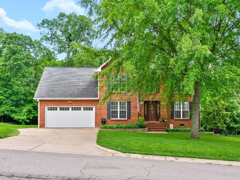 Primary Photo - 331 Bayhill Dr