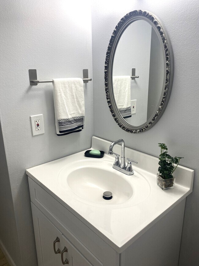 Second Bathroom - 178 Lake Frances Dr