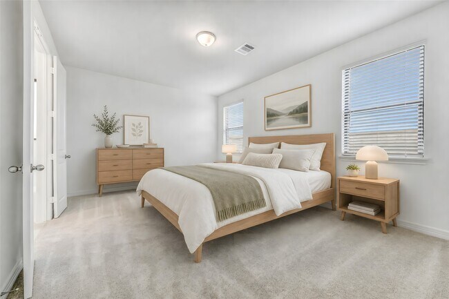 Building Photo - 4116 Silver Fls