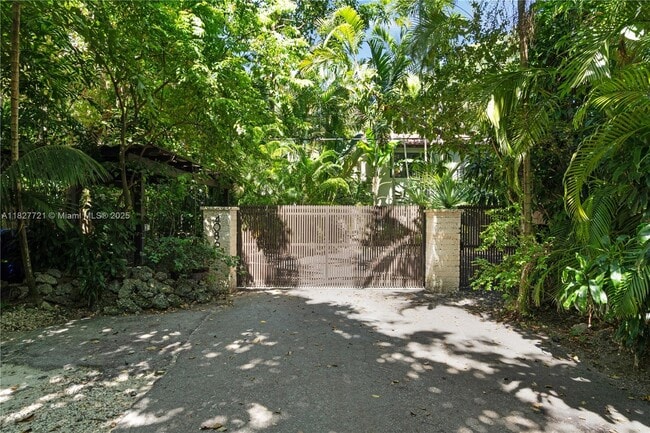 Building Photo - 4086 Raynolds Ave