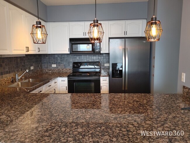 Building Photo - 512 N McClurg-#4902