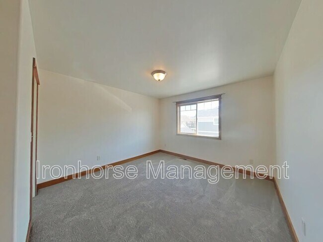 Building Photo - 5471 Glenellen Dr