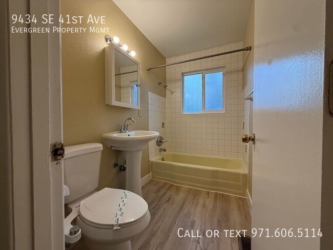 Building Photo - 9434 SE 41st Ave