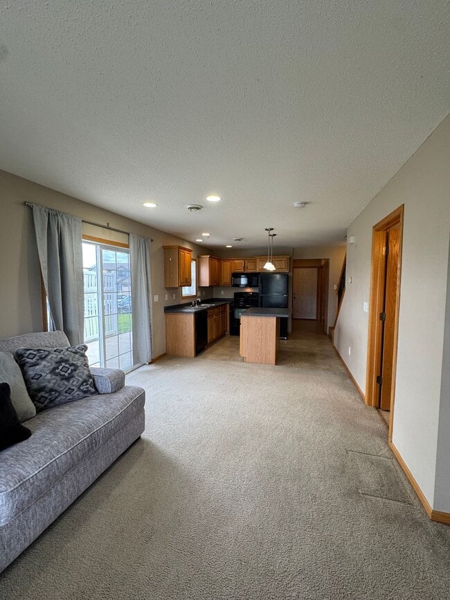 Building Photo - Townhome SW Rochester Mn 2 bedroom 2 bath ...