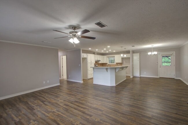 Building Photo - 720 Tennessee Acres Dr