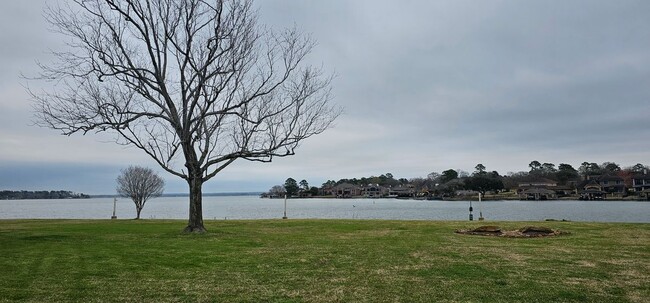 Primary Photo - 125 April Point Dr S