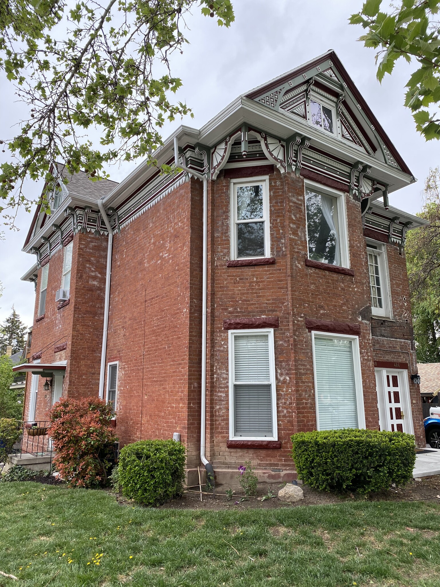 Building Photo - 486-1 E 3rd Ave