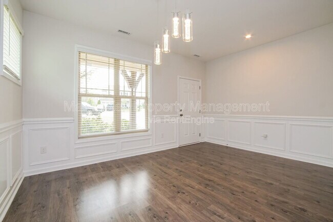 Building Photo - 550 W Copenhaver Dr