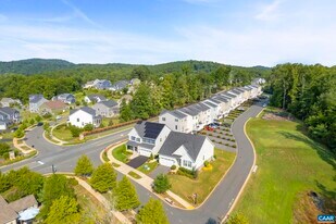 Building Photo - 3007 Sun Valley Dr