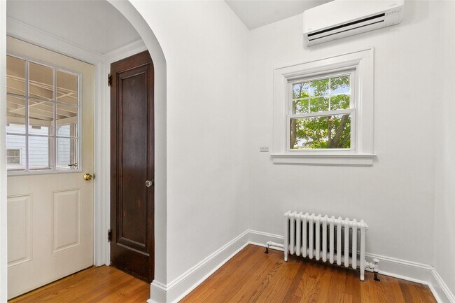 Building Photo - 53 Sherwood Ave