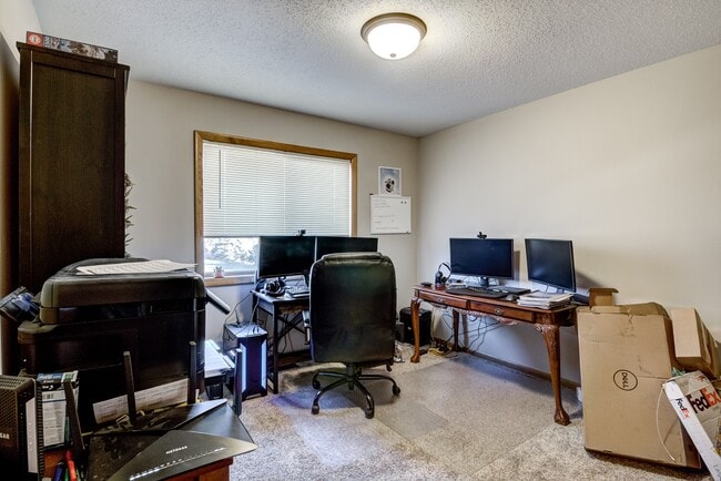 Building Photo - 1909 Southridge Ave