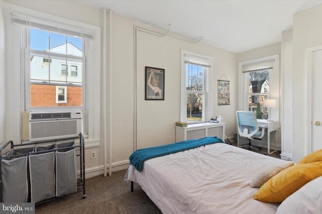 Building Photo - 118 Walnut Ave