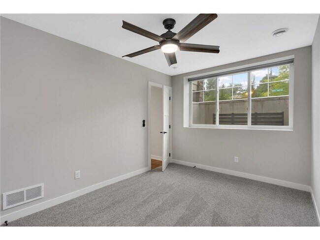 Building Photo - 15590 Duck Trail Ln