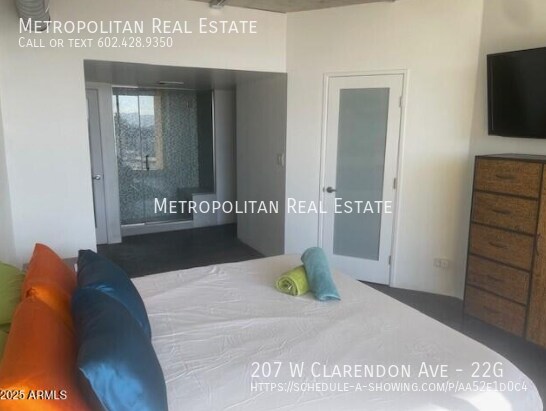 Building Photo - 207 W Clarendon Ave