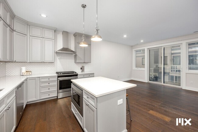 Building Photo - Two Bedroom Condo on Lookout Hill in Grand Rapids!