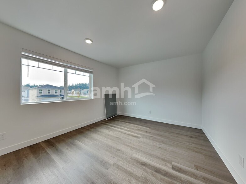 Building Photo - 7706 Brenden St SW