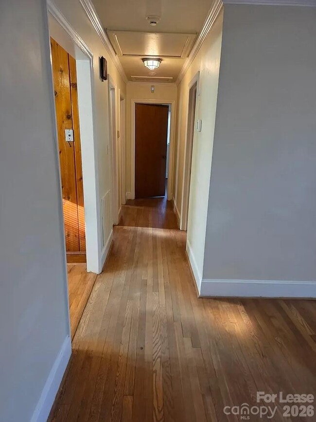 Building Photo - 4520 Holbrook Dr