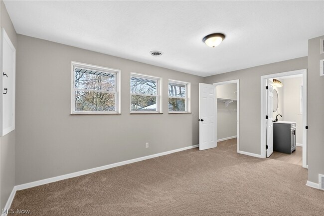 Building Photo - 211 Buffington Rd