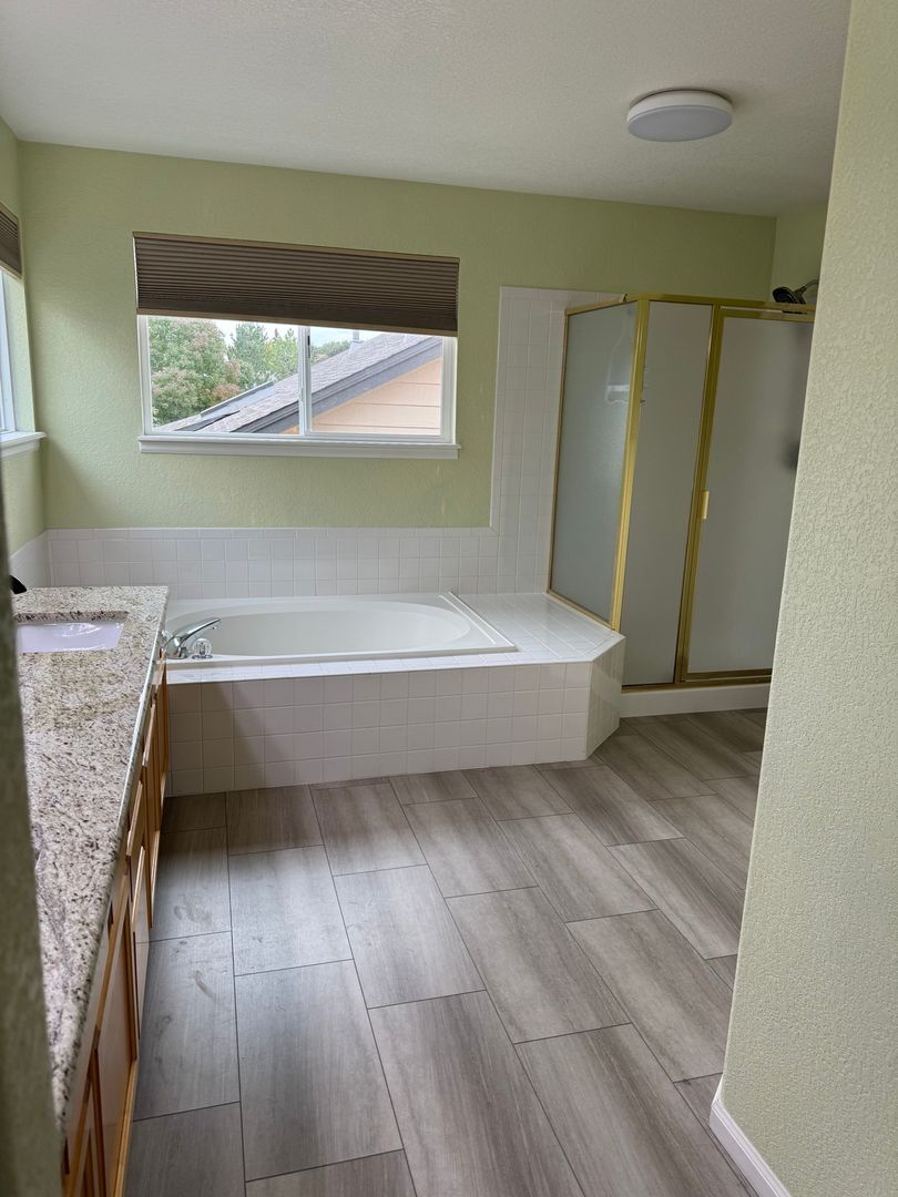 Building Photo - 6070 Deframe Ct
