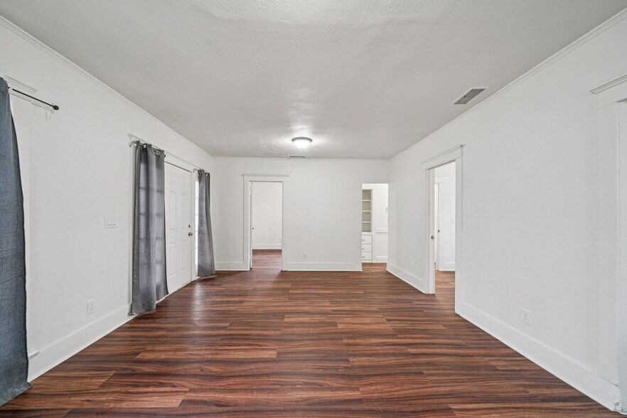 Building Photo - 280 E Orange St