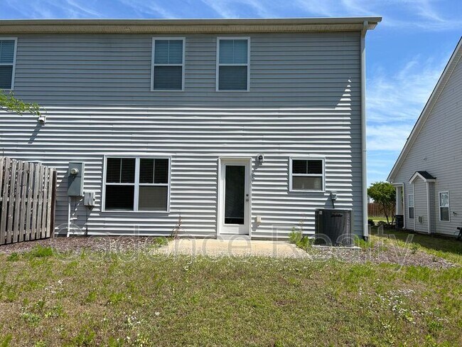 Building Photo - 1543 Grey Cliff Run