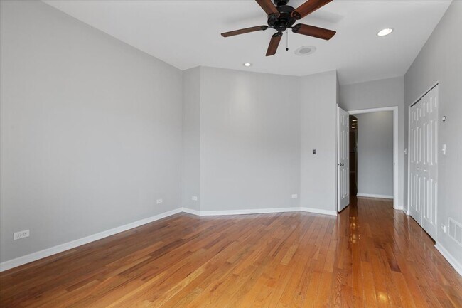 Building Photo - 7717 N Marshfield Ave