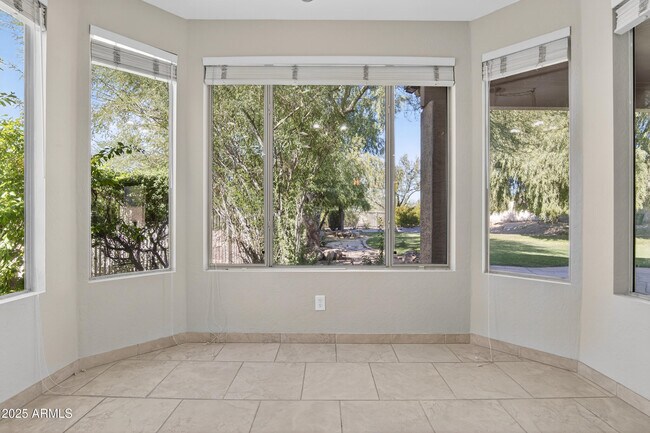 Building Photo - 4302 E Mossman Rd