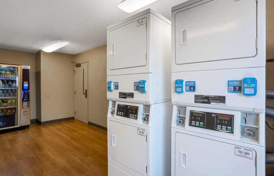 Building Photo - Furnished Studio-Philadelphia - Airport - Bartram Ave.