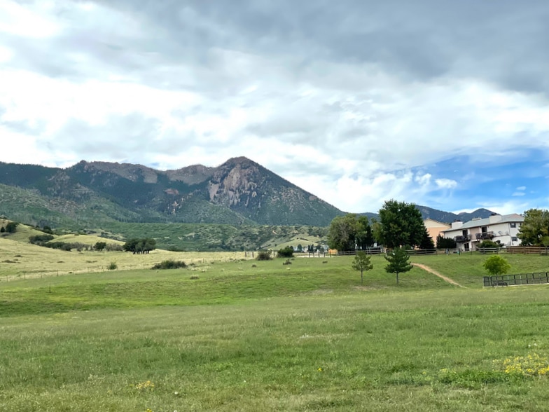 Building Photo - 2337 Split Rock Dr