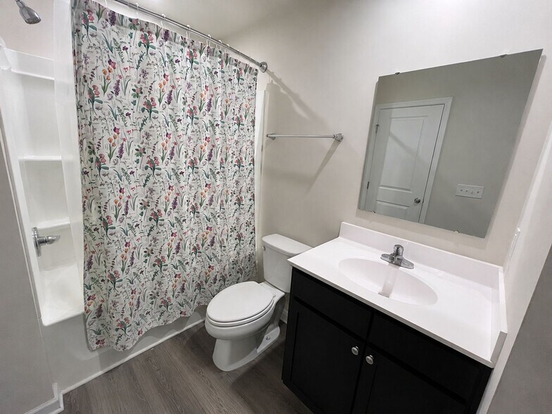 Building Photo - 1613 Mountain Ash Ln