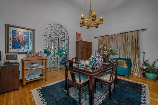 Dining room - 609 S Highland Ave