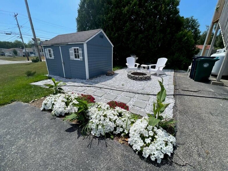 Building Photo - 28 DuPont Ave