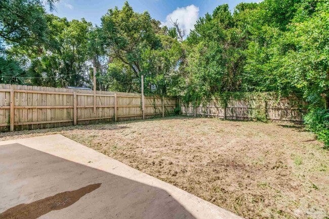 Building Photo - 411 N Coyle St