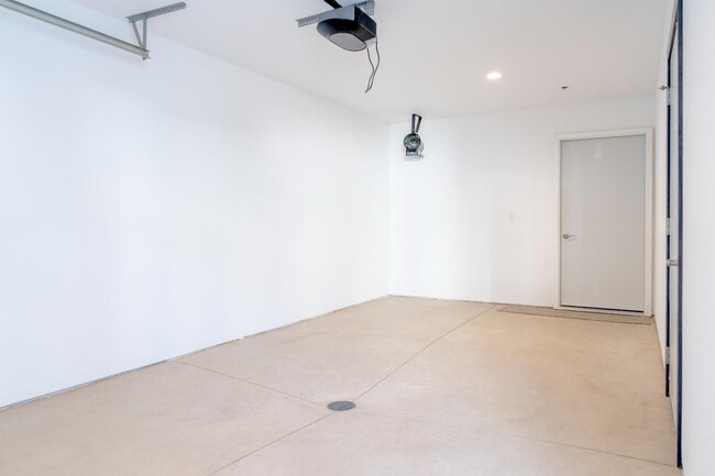 Building Photo - 2987 Aspen Dr