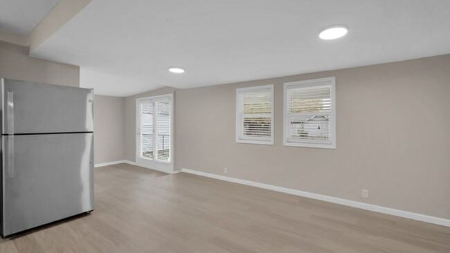 Building Photo - 4 bedroom 1 bath