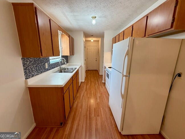 Building Photo - 2720 Sapphire St