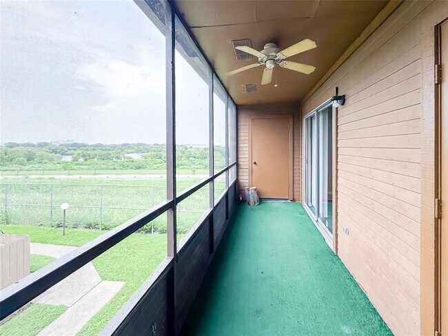 Building Photo - 10555 Turtlewood Ct