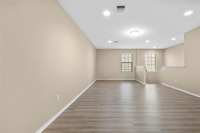 Building Photo - 14308 Lake Victor Dr