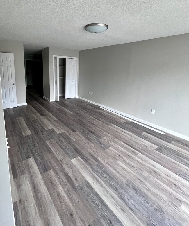 Building Photo - Townhouse available now FOR RENT in Dalevi...