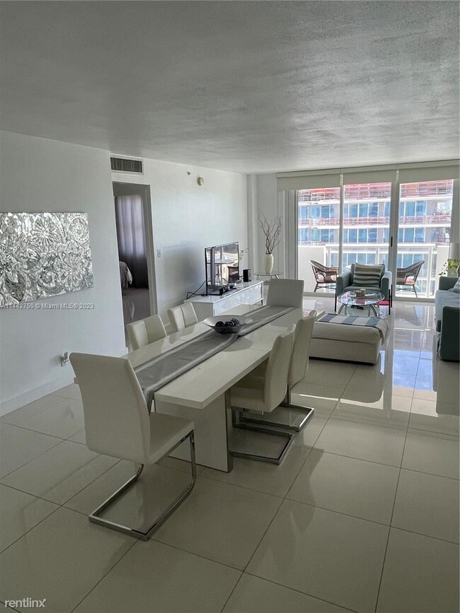 Building Photo - 1 br, 1 bath Condo - 9195 Collins Ave Apt ...